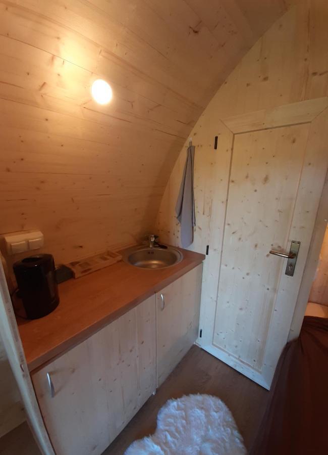 Готель La Cabane De Tic Et Tac Tailles Екстер'єр фото