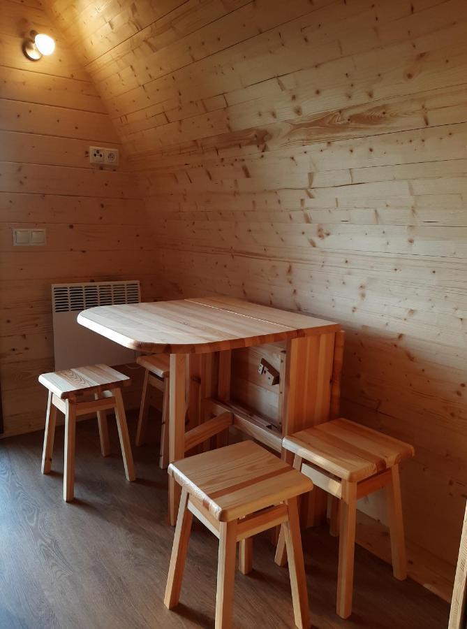 Готель La Cabane De Tic Et Tac Tailles Екстер'єр фото